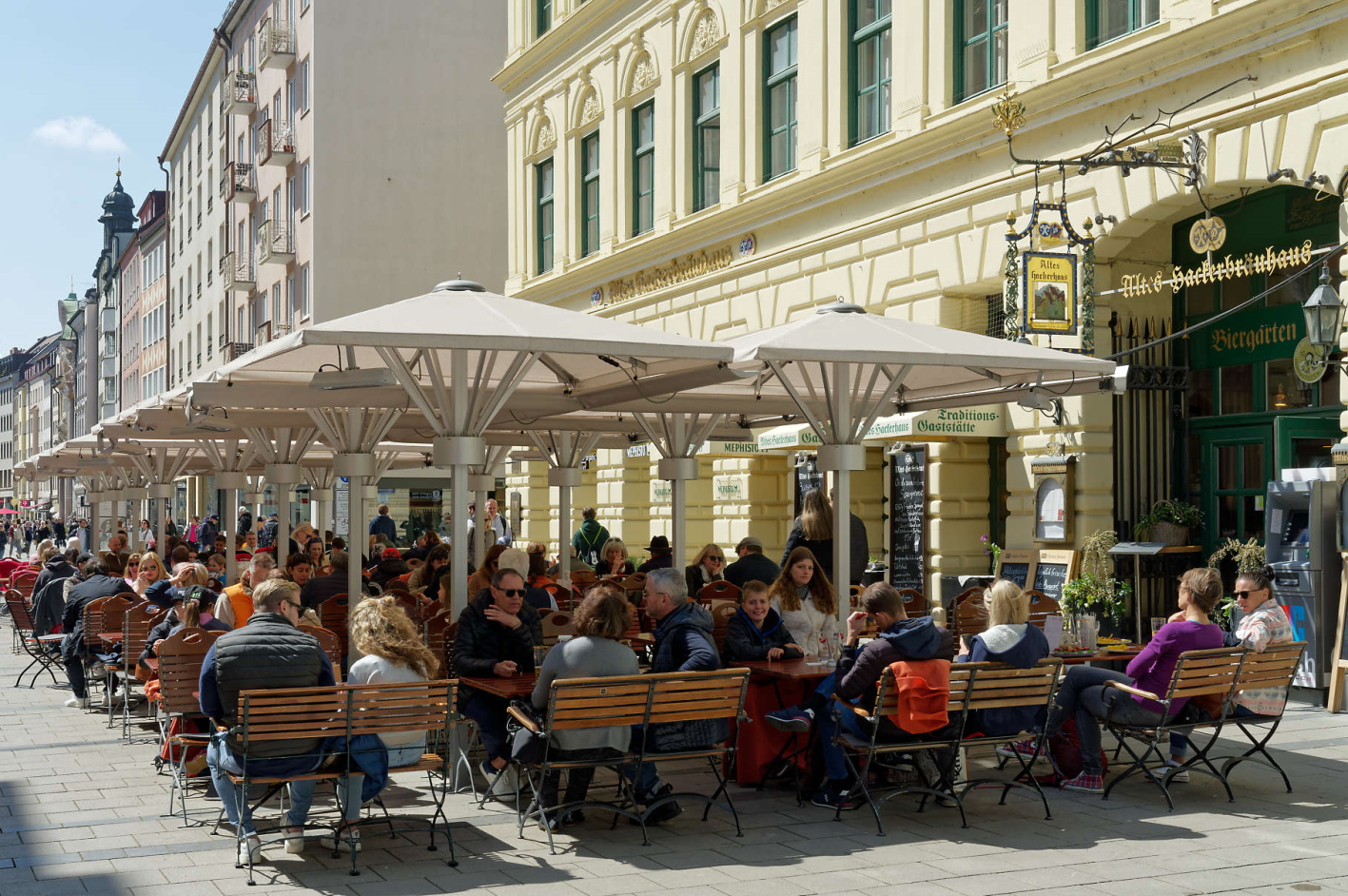 Infrarot Heizstrahler in der Außengastronomie Infrarot Heizstrahler in der Außengastronomie